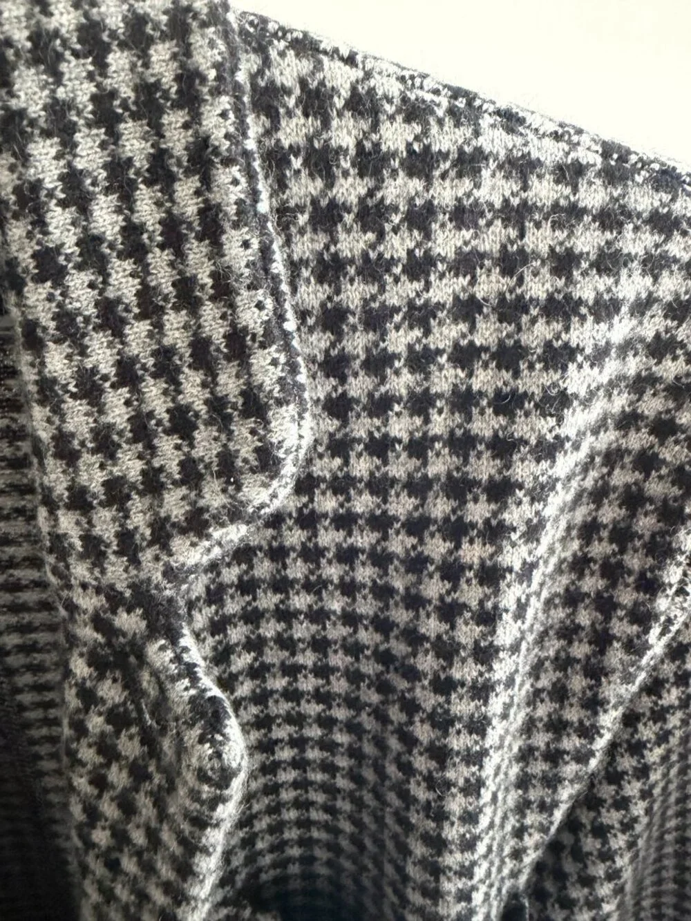 100% Cashmere J. Crew Black/Grey Houndstooth Sweater Blazer (Medium)